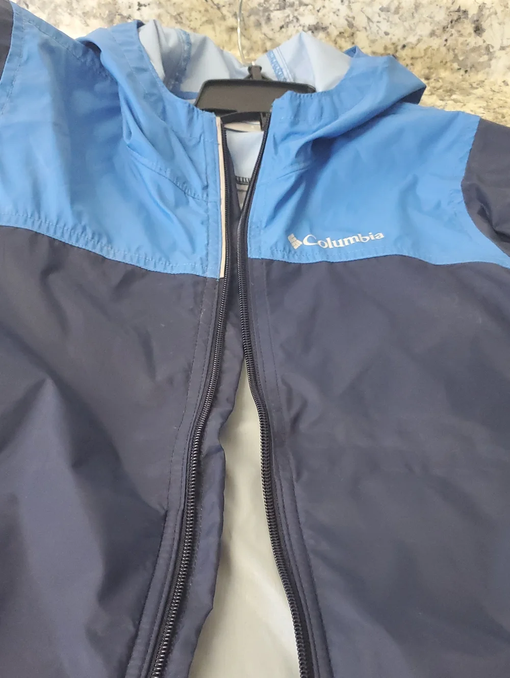 COLUMBIA BOYS Blue and Navy Colorblock Hooded Windbreaker